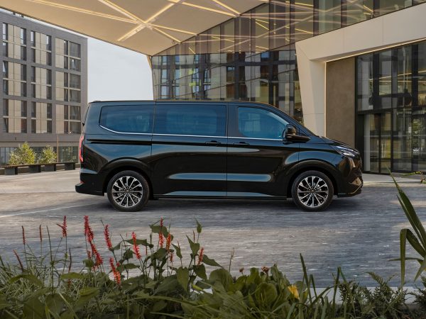Ford Tourneo Custom E 2022 08