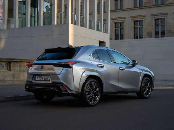 Lexus UX FL 2022 02
