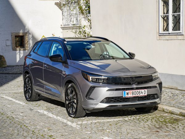 Opel Grandland Plug-in-Hybrid 300 Ultimate