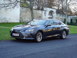 Lexus ES 300h Business Line