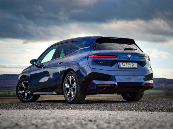 BMW iX M60
