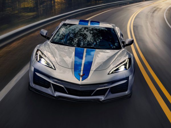 Chevrolet Corvette E Ray 2023 08