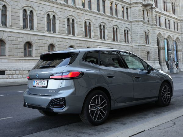 BMW 230e xDrive Active Tourer