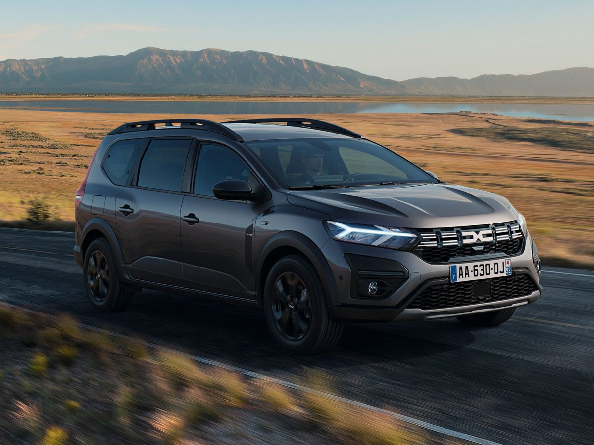 Dacia Jogger Hybrid 2023 01