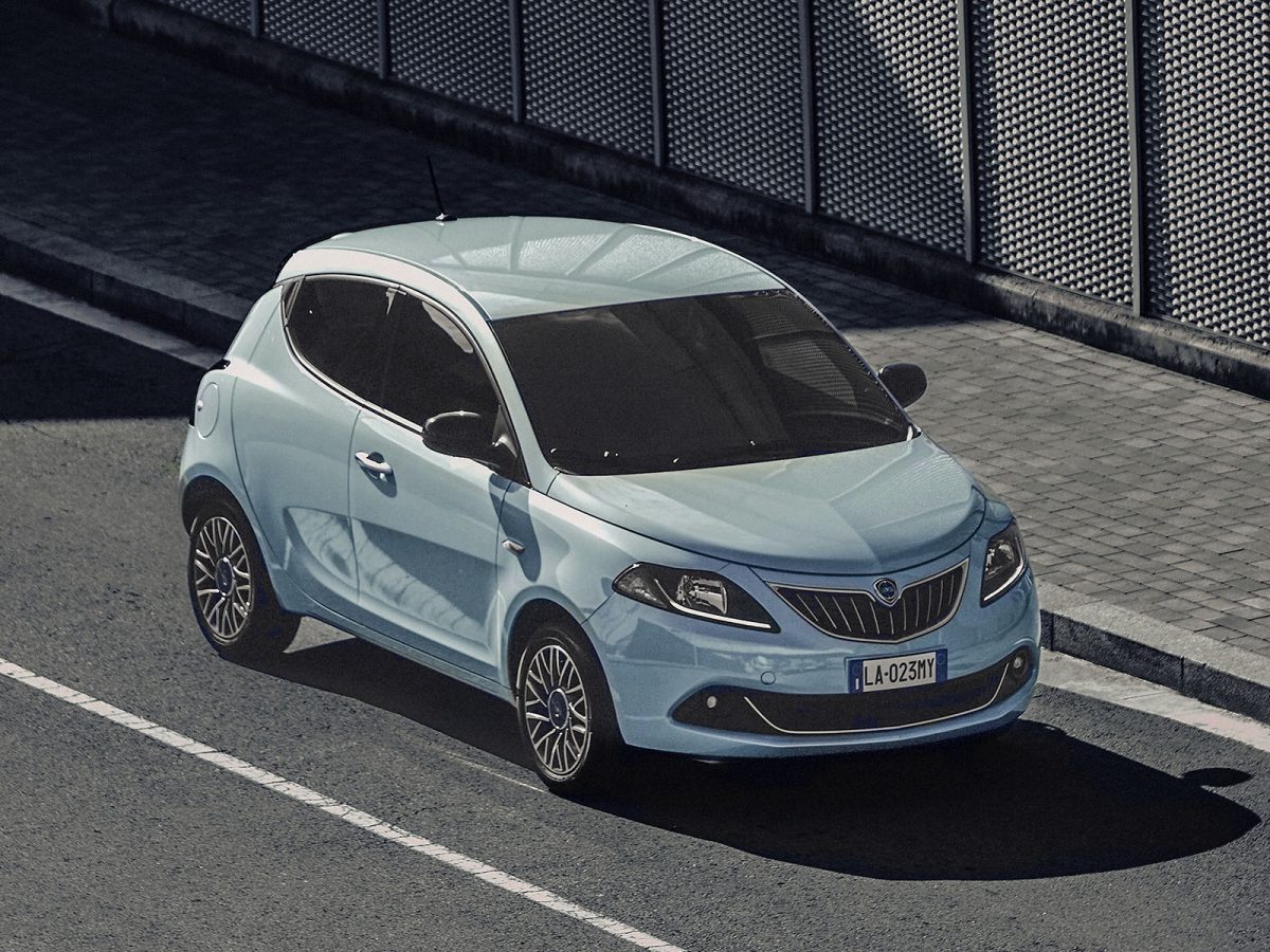 Lancia Ypsilon 2023 01
