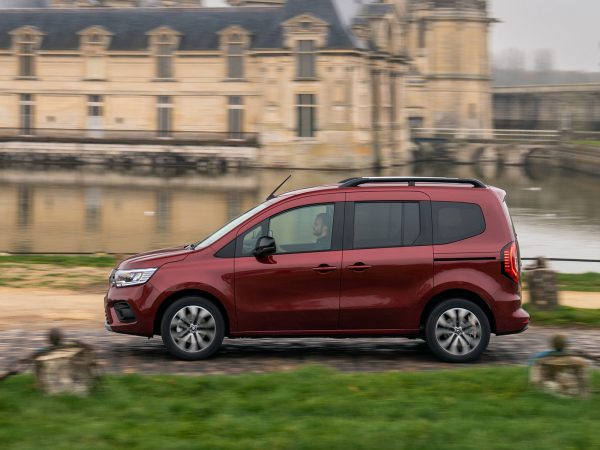 Renault Kangoo E TECH 2023 02