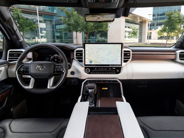 Toyota Sequoia 2023 03