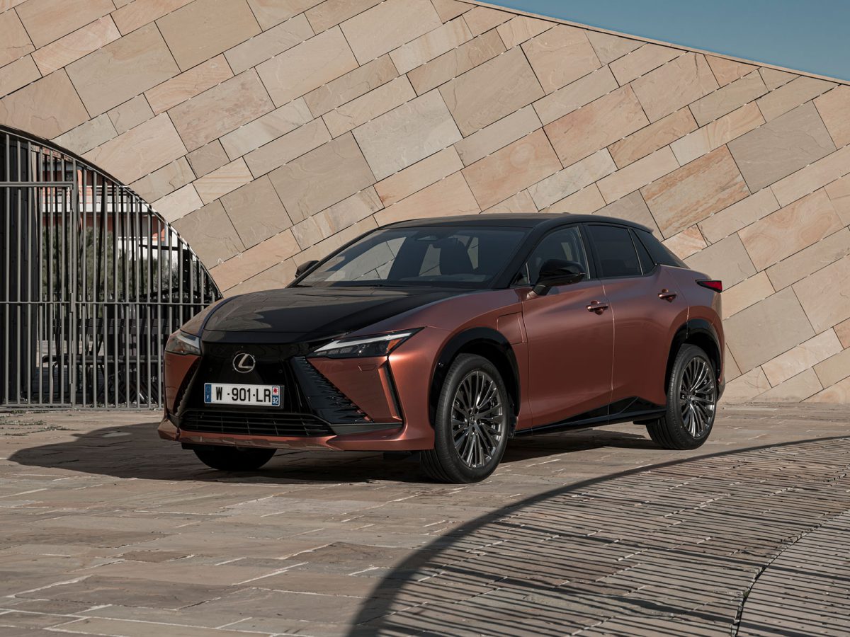 Lexus RZ 2023 01