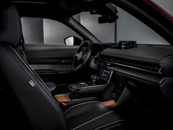 Mazda MX 30 REV 2023 03