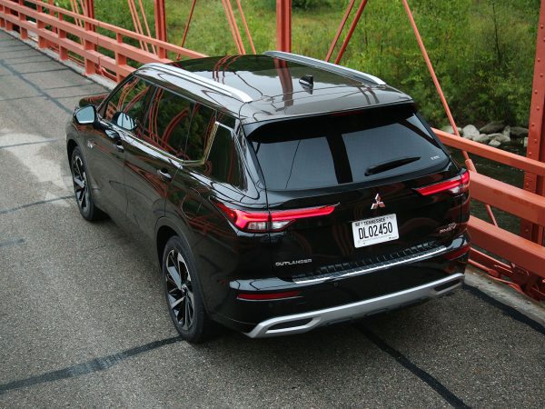 Mitsubishi Outlander PHEV 2023 06