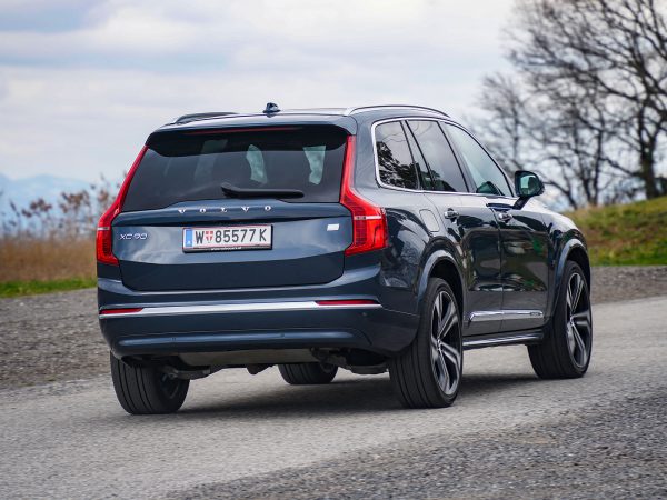 Volvo XC90 T8 AWD Plug-in-Hybrid Ultimate Bright