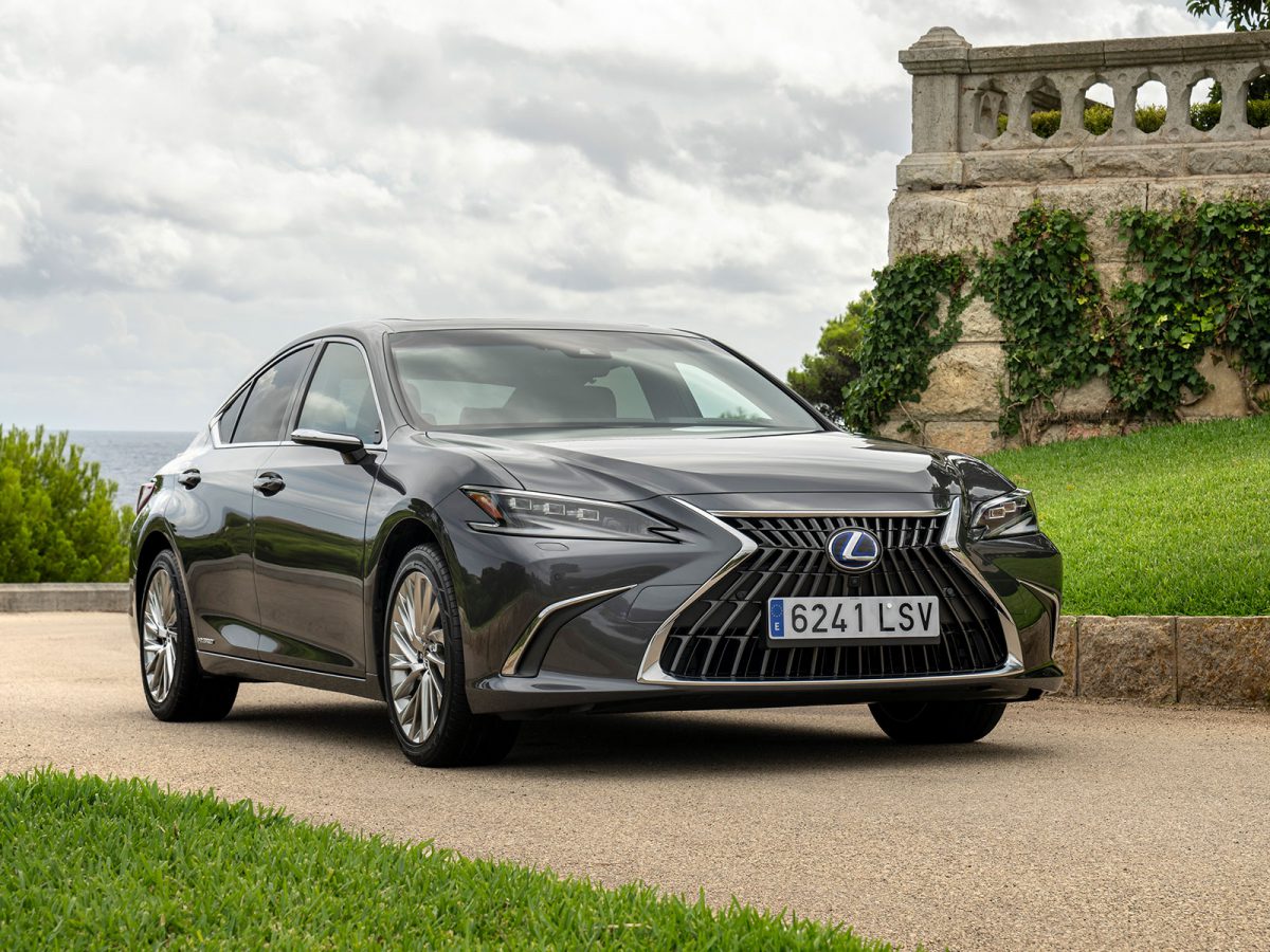 81388 lexus es300h 03