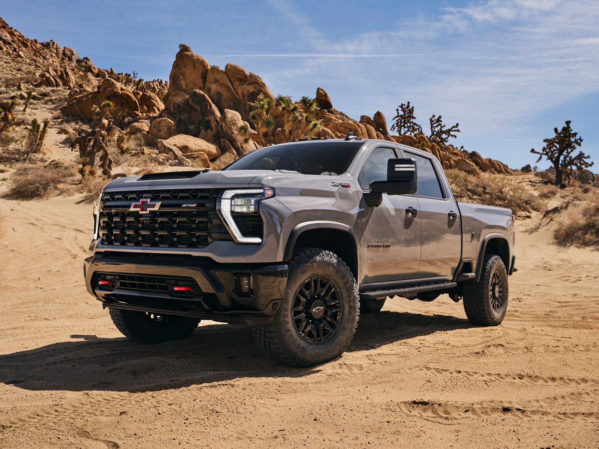 Chevrolet Silverado HD ZR2 2023 01