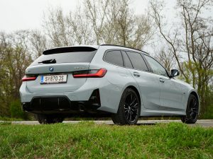 BMW 330e xDrive Touring