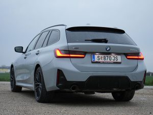BMW 330e xDrive Touring