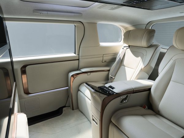 Lexus LM 2023 05