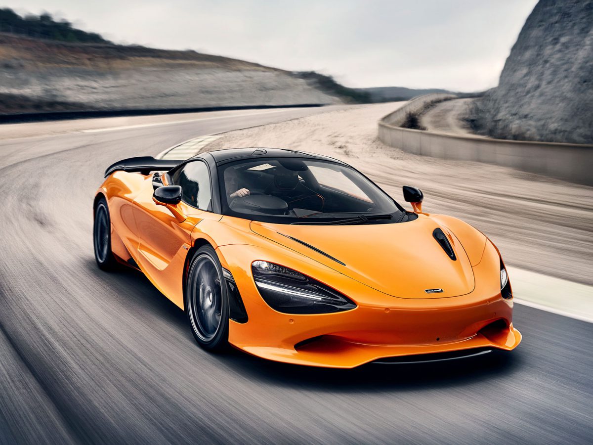 McLaren 750S Coupe 2023 01