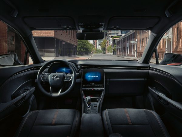 Lexus LBX 2023 06