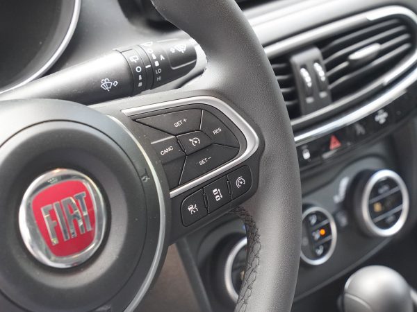 Fiat Tipo Kombi Cross Hybrid 130
