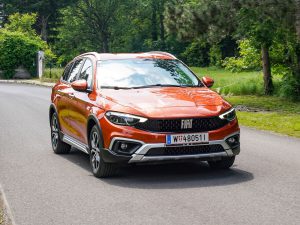 Fiat Tipo Kombi Cross Hybrid 130