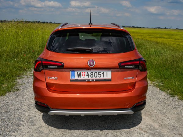 Fiat Tipo Kombi Cross Hybrid 130