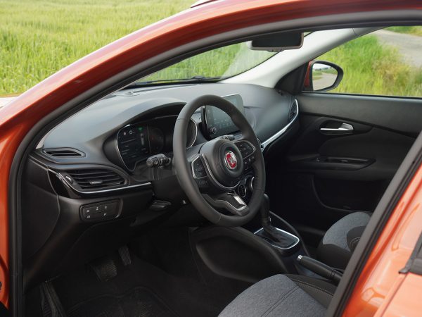 Fiat Tipo Kombi Cross Hybrid 130
