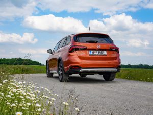 Fiat Tipo Kombi Cross Hybrid 130