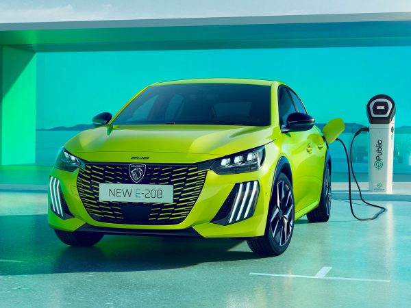Peugeot e-208