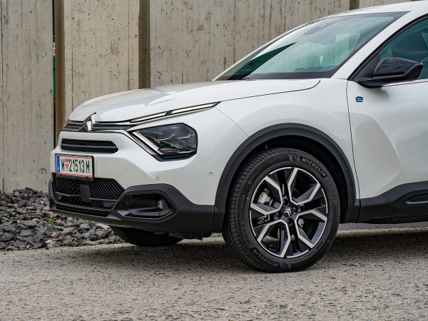 Citroen e-C4 X Shine Pack