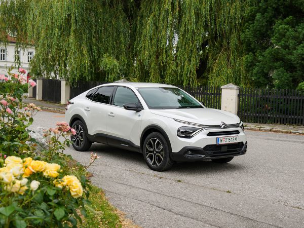 Citroen e-C4 X Shine Pack
