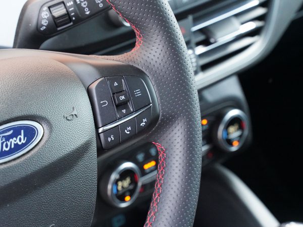 Ford Focus EcoBoost Hybrid 125 PS M6 ST-Line “Style”