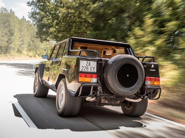 Lamborghini LM002 (c) Lamborghini