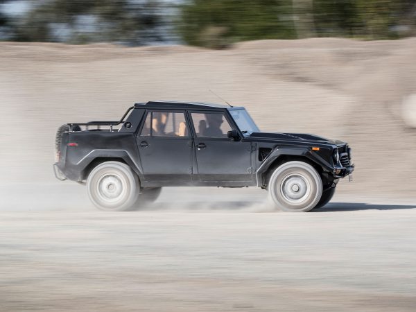 Lamborghini LM002 (c) Lamborghini