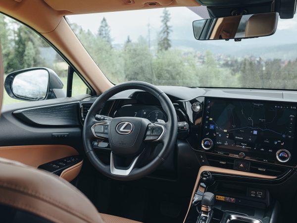 (c) Lexus