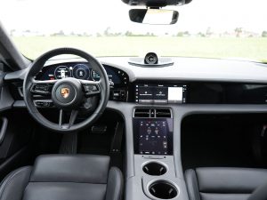Porsche Taycan Turbo S Cross Turismo