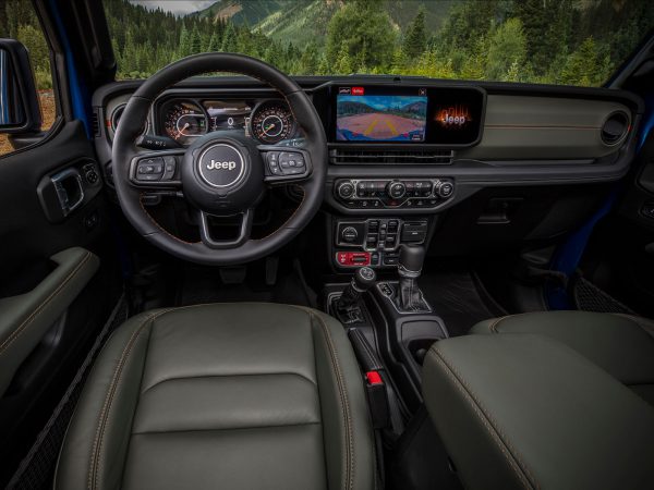 (c) Jeep Gladiator (c) Jeep