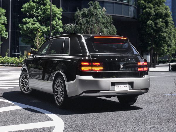 Toyota Century (c) Toyota