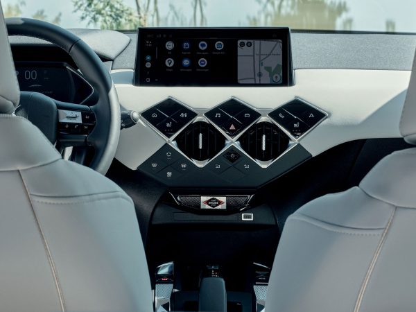 (c) DS Automobiles