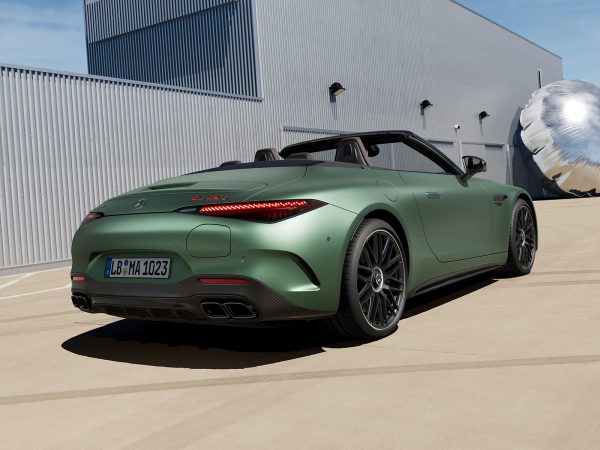 (c) Mercedes-AMG