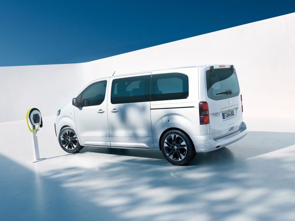 (c) Opel