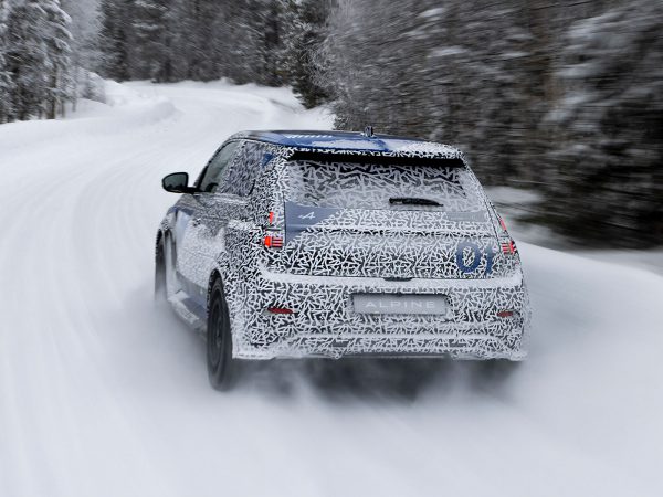 (c) Renault Communications