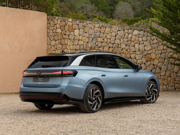 (c) Volkswagen AG