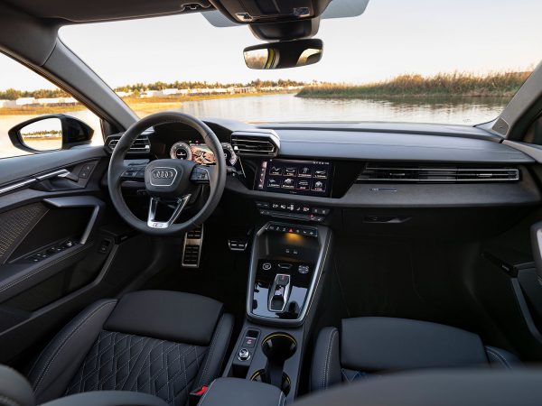 (c) Audi AG