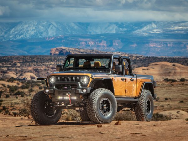 Jeep Gladiator Rubicon High Top Concept (c) Jeep