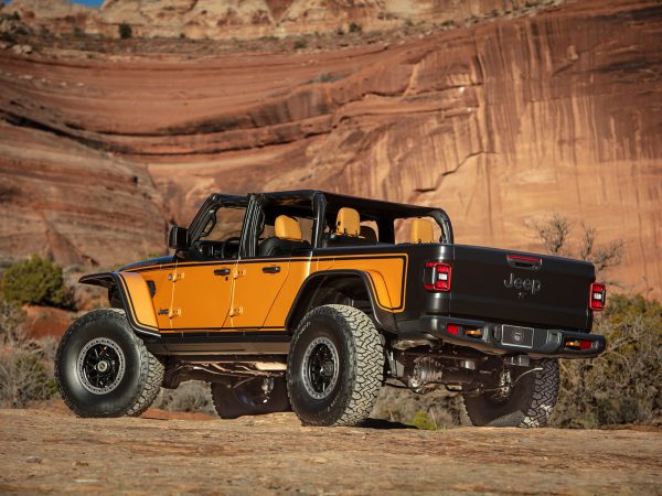Jeep Gladiator Rubicon High Top Concept (c) Jeep