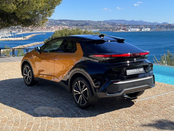 Toyota C-HR PHEV (c) Johannes Ibrahim