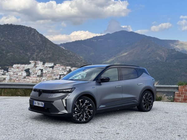 Renault Scenic E-TECH Electric (c) Johannes Ibrahim