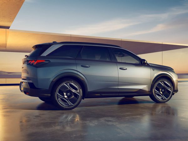 (c) Peugeot
