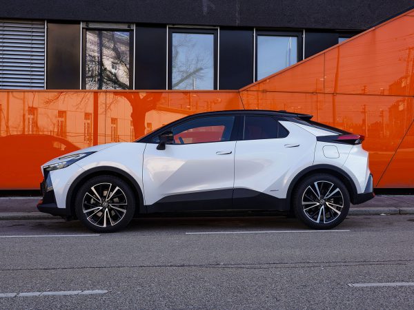 Toyota C-HR 2,0 Hybrid 4WD Lounge E-CVT (c) Stefan Gruber