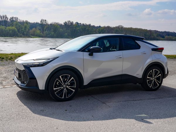 Toyota C-HR 2,0 Hybrid 4WD Lounge E-CVT (c) Stefan Gruber